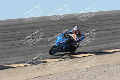 media/Oct-13-2025-Moto Forza (Mon) [[a66d839500]]/3-B Group/Session 2 (Bowl)/